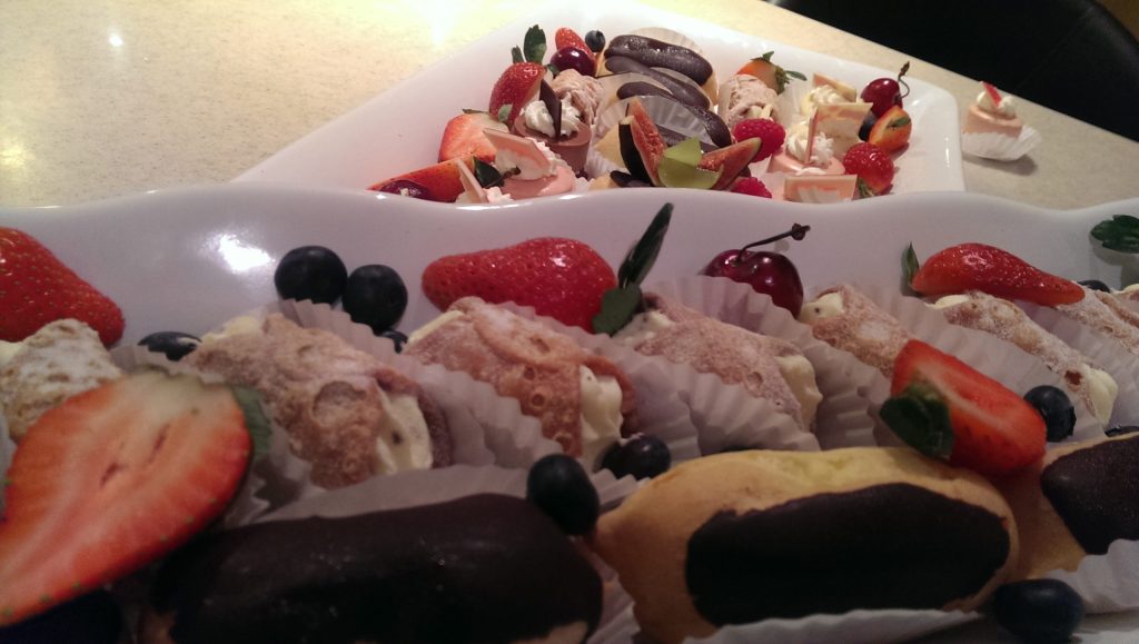 mini pastries